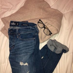 hollister boyfriend/mom jeans